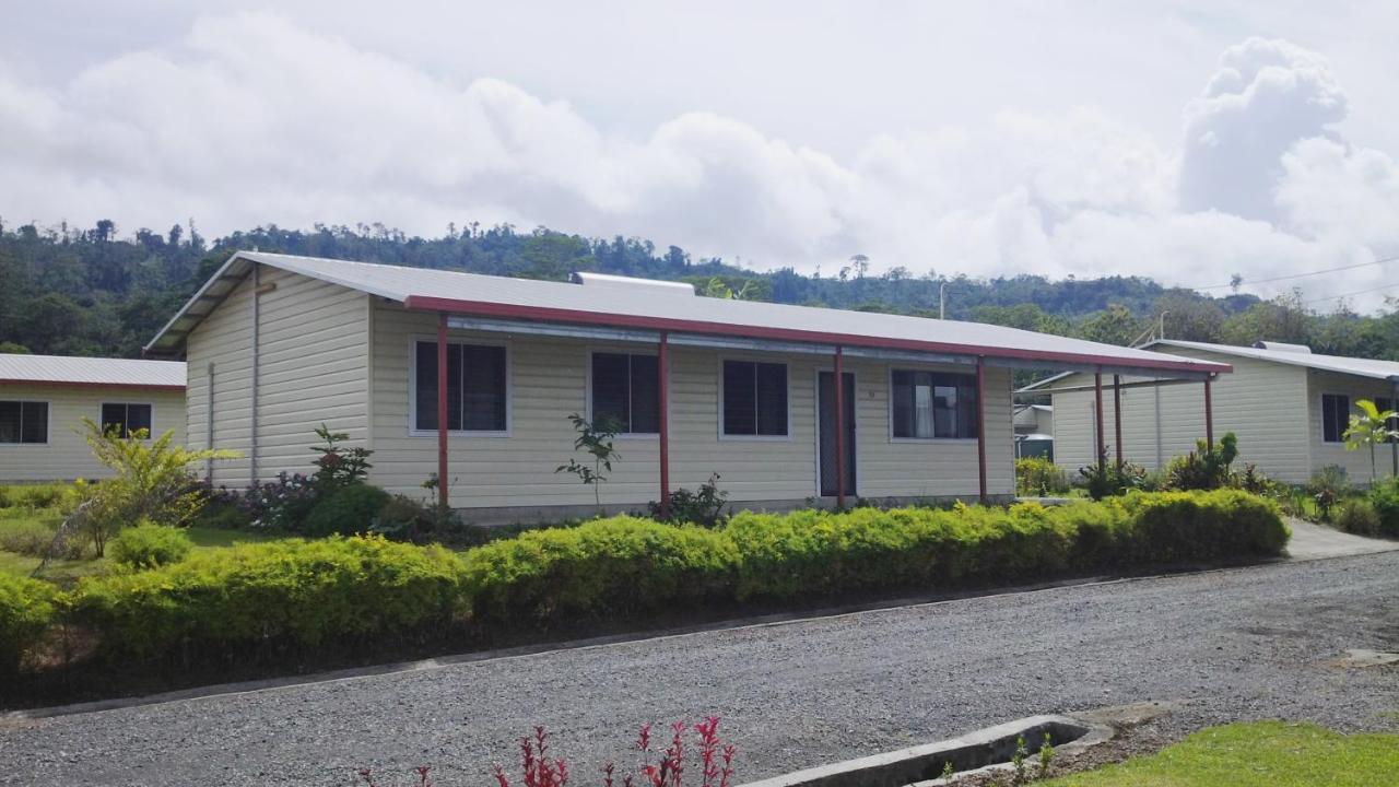 Crossroads Hotel Lae Omili Kültér fotó