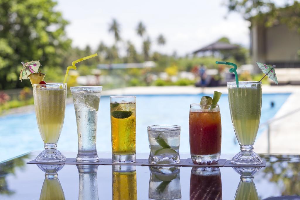 Crossroads Hotel Lae Omili Kültér fotó